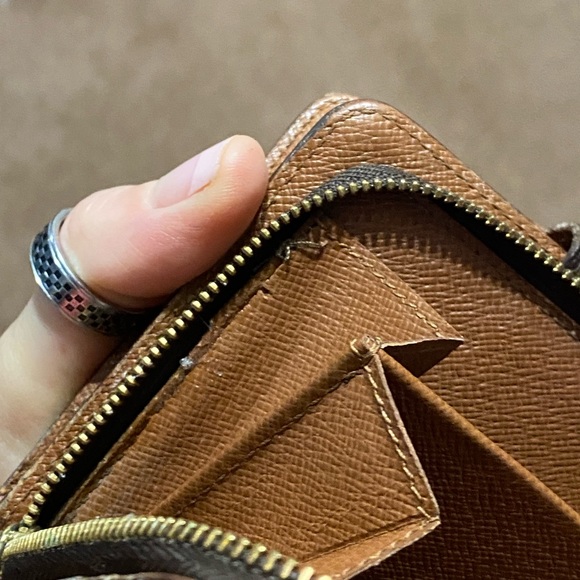 Authentic Preowned LV Multi Pocket Wallet - Picture 8 of 11